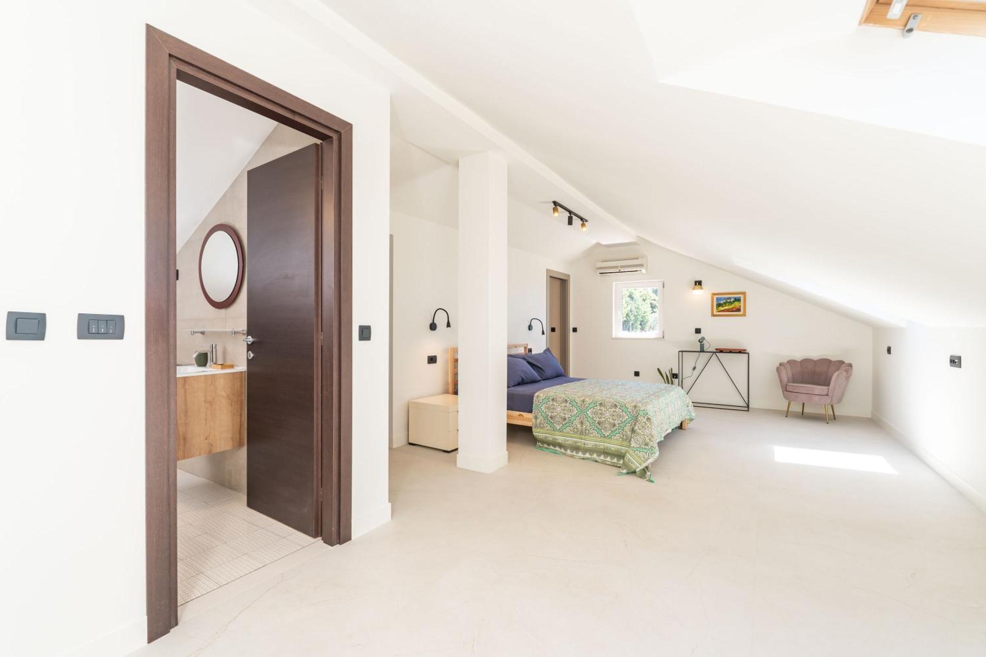 Ranieri Kono Apartment